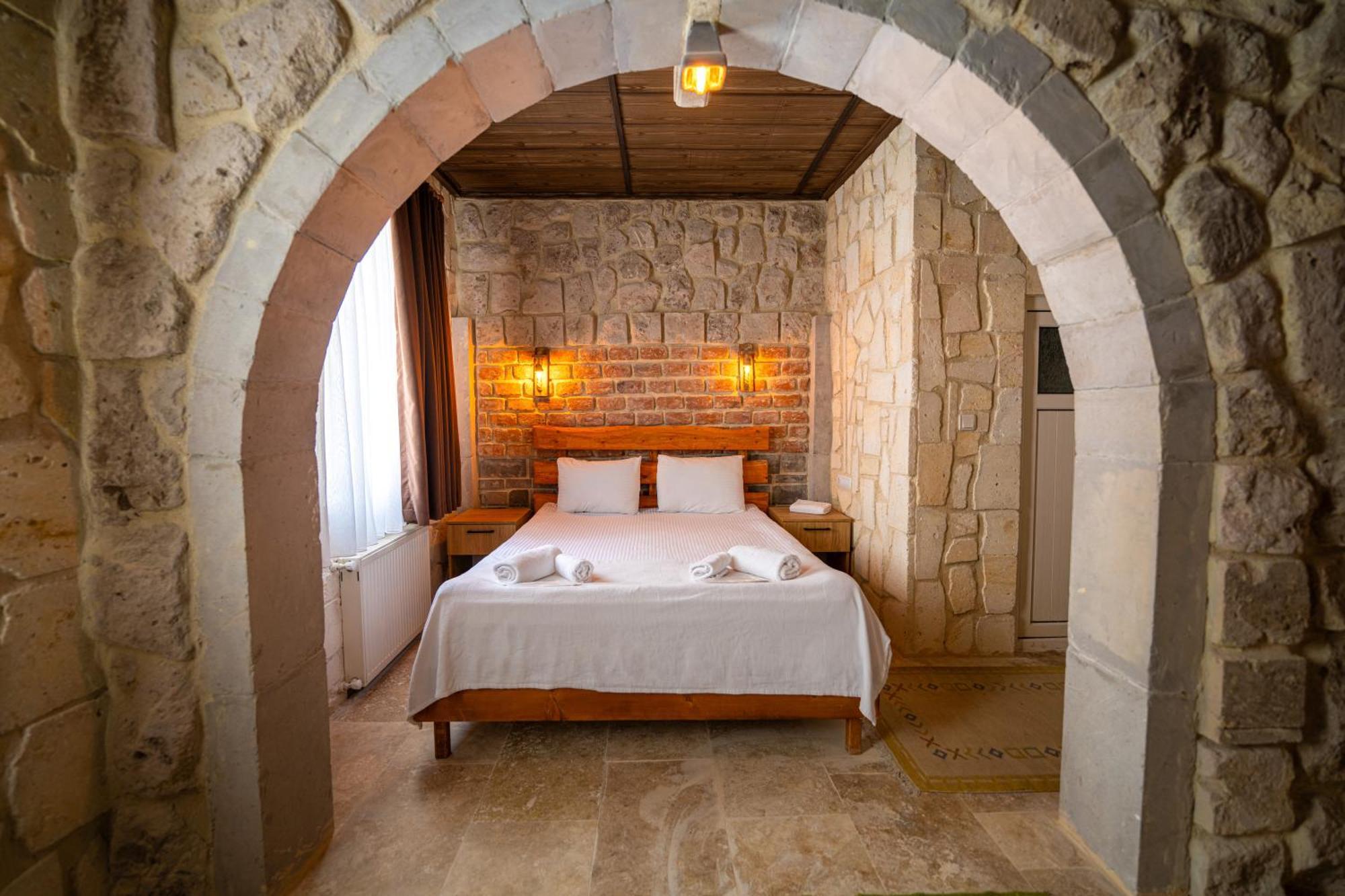 Hostel Crazy Horse *