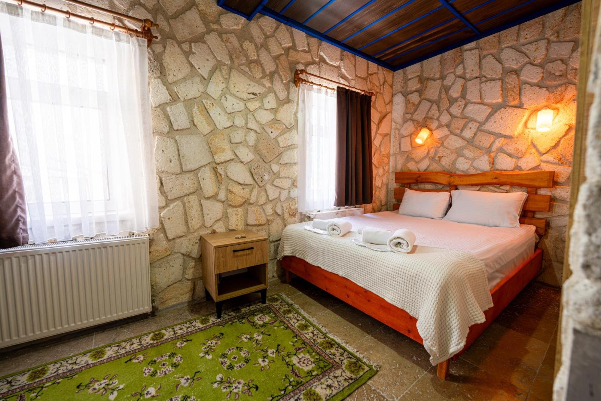 Crazy Horse Хостел *