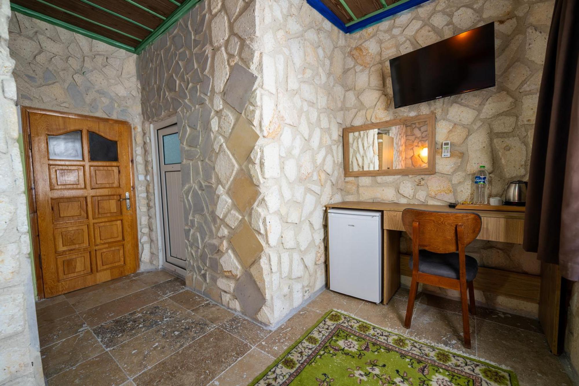 Crazy Horse Hostel *