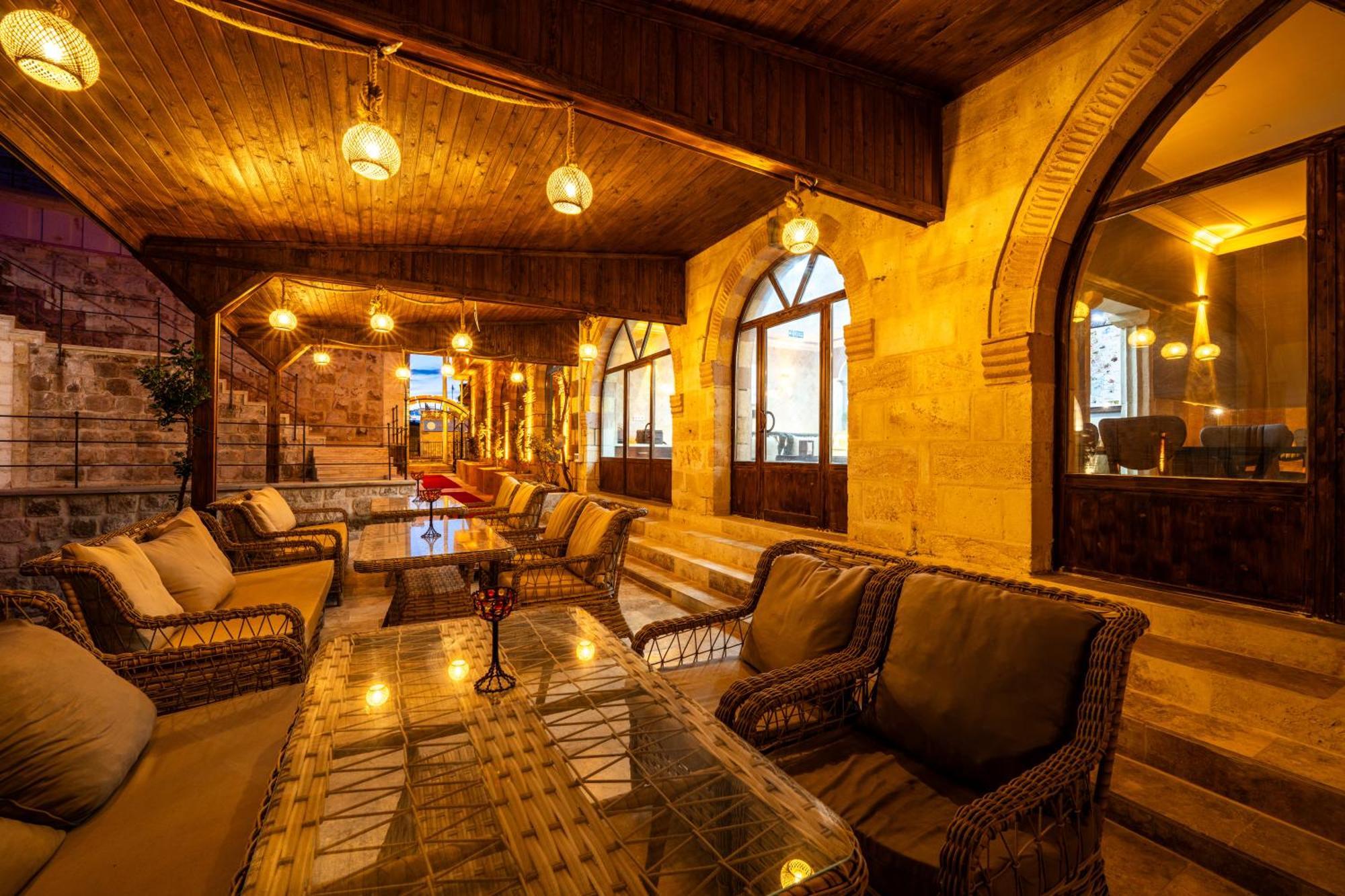 Crazy Horse Hostel *
