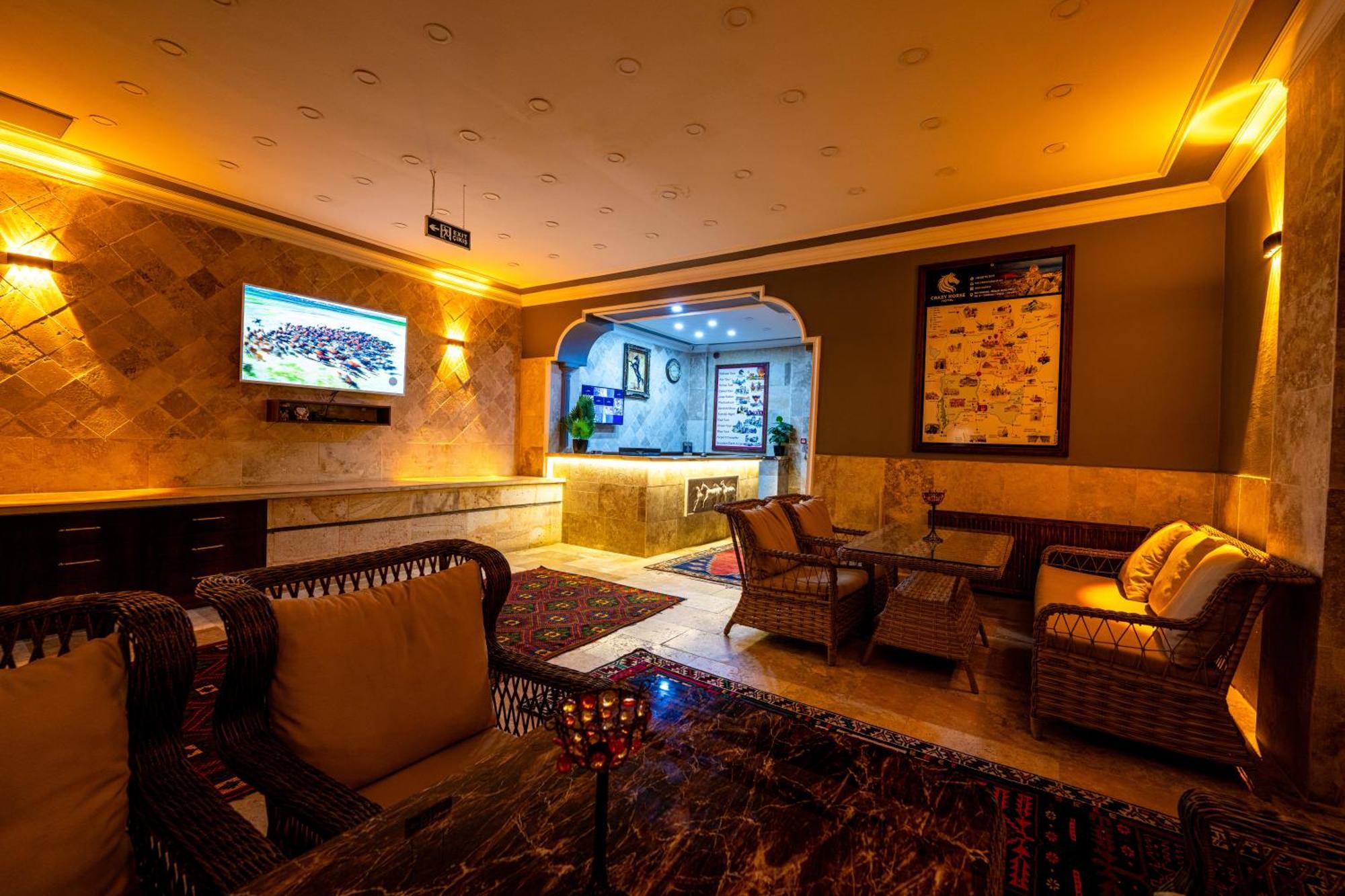 Crazy Horse Hostel *